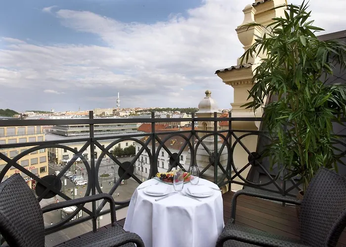 Experience Budget-Friendly Accommodations at Auberge Jeunesse Prague
